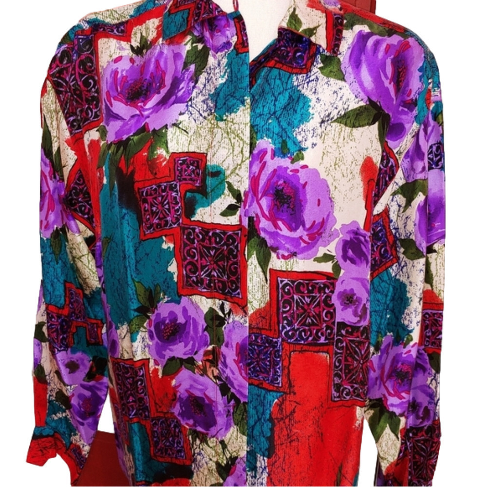 NWT Vintage Silk Floral Button Top M